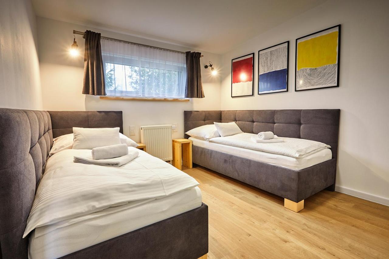 Apartmany Lama Malatiny Exterior photo