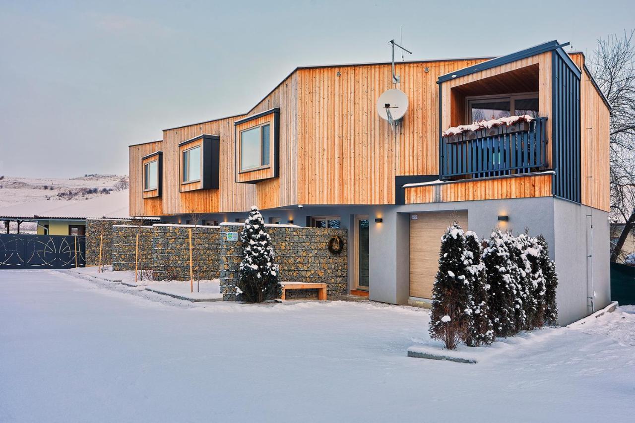 Apartmany Lama Malatiny Exterior photo